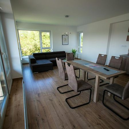 バラトンフェニヴェシュZea Apartmanhazアパートメント エクステリア 写真