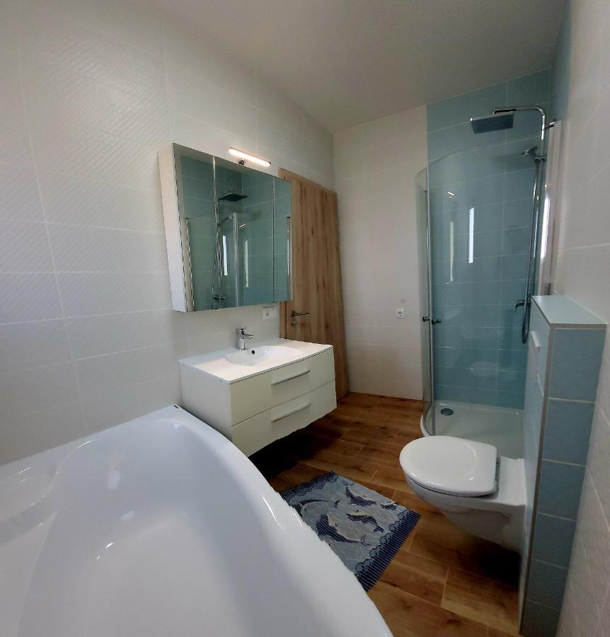 バラトンフェニヴェシュZea Apartmanhazアパートメント エクステリア 写真
