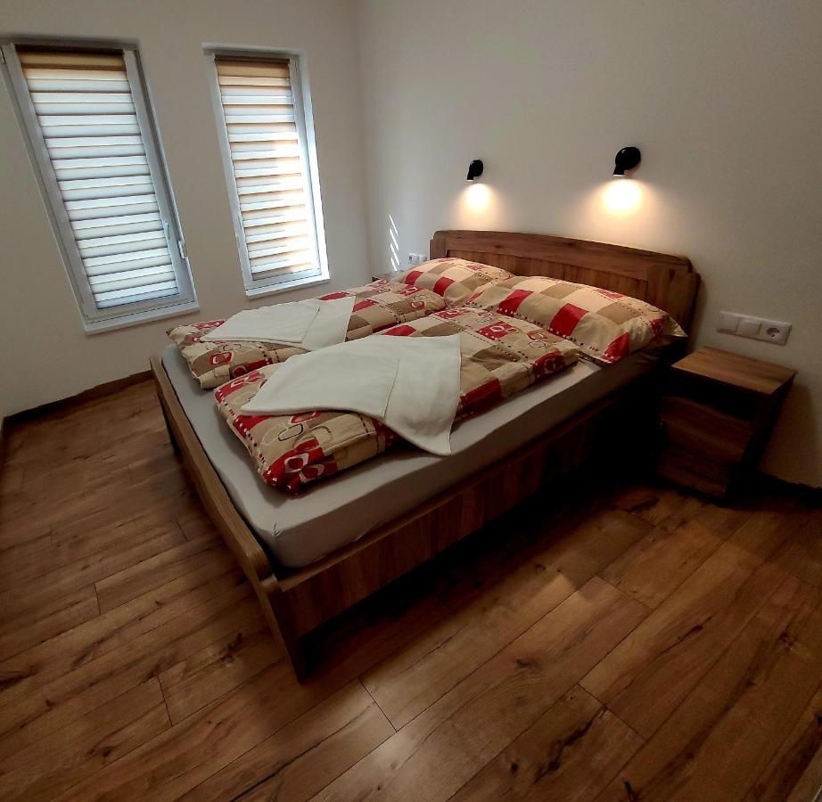 バラトンフェニヴェシュZea Apartmanhazアパートメント エクステリア 写真