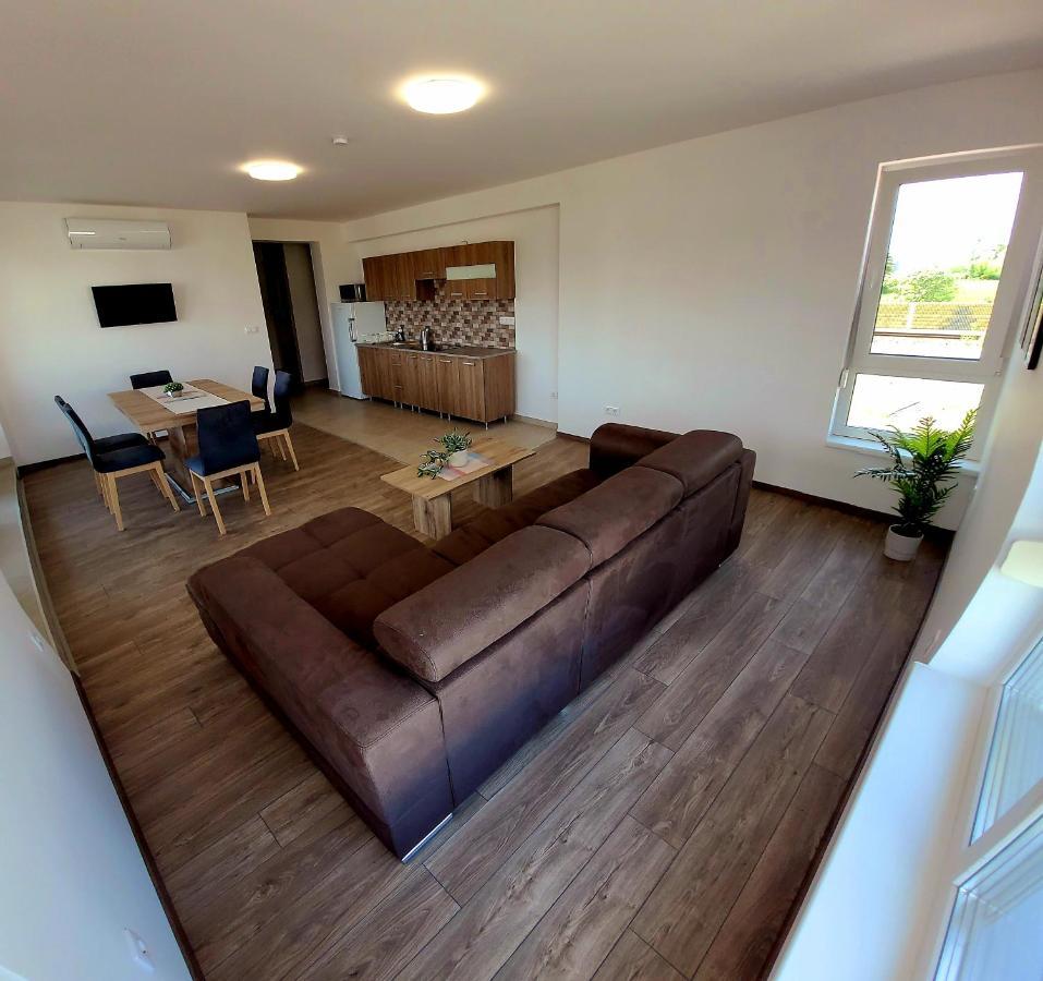 バラトンフェニヴェシュZea Apartmanhazアパートメント エクステリア 写真