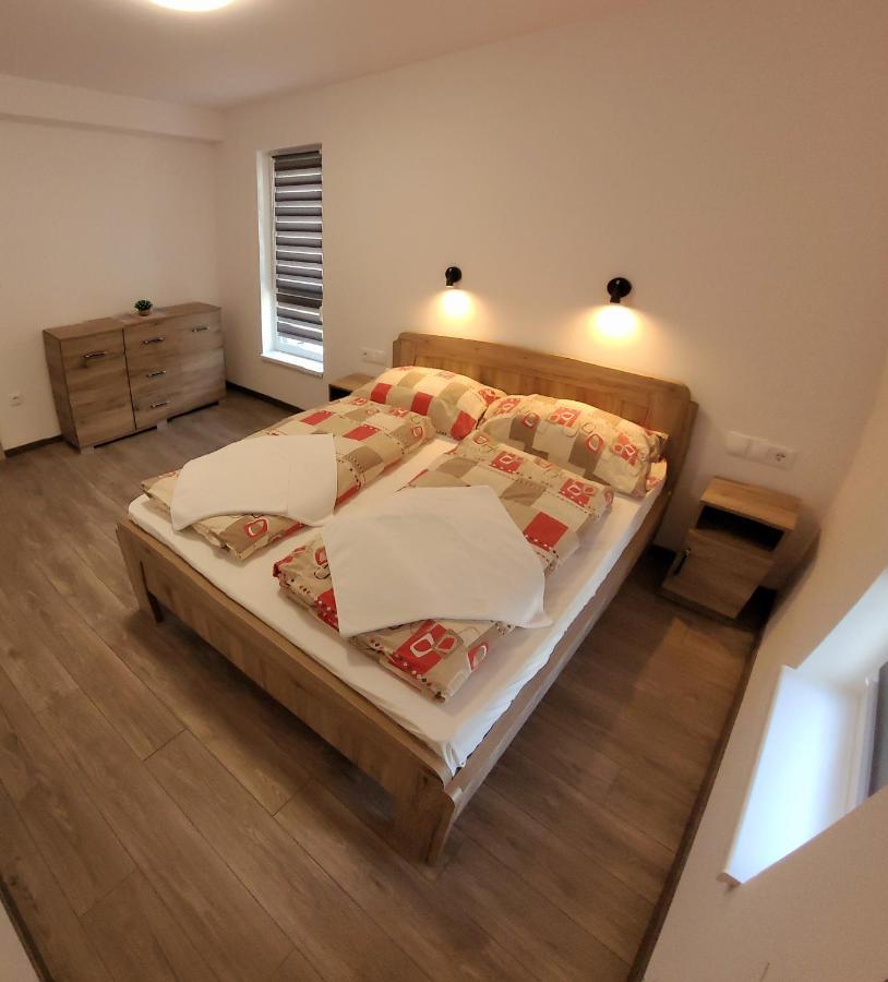 バラトンフェニヴェシュZea Apartmanhazアパートメント エクステリア 写真