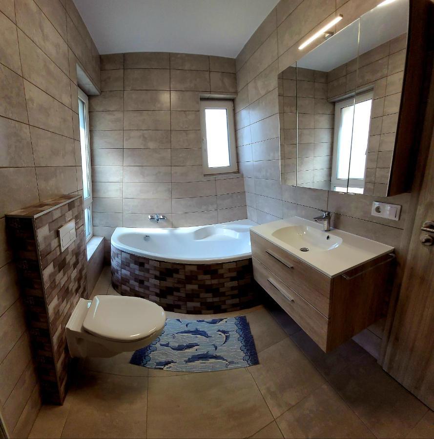 バラトンフェニヴェシュZea Apartmanhazアパートメント エクステリア 写真
