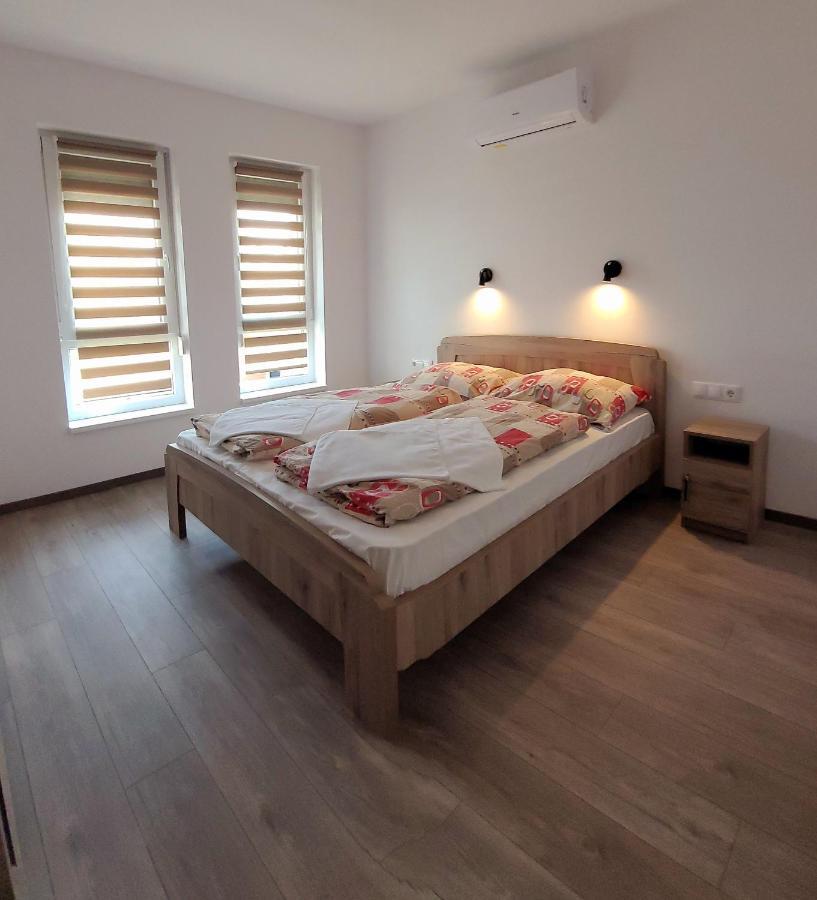 バラトンフェニヴェシュZea Apartmanhazアパートメント エクステリア 写真