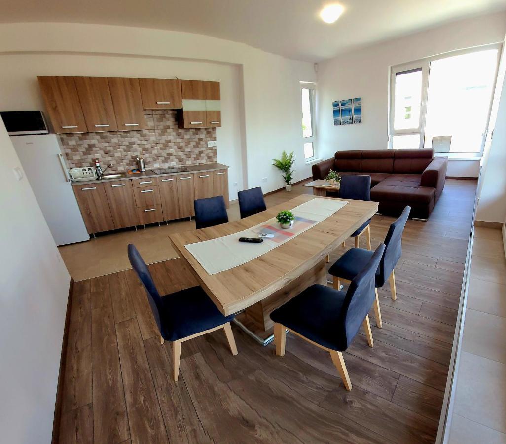 バラトンフェニヴェシュZea Apartmanhazアパートメント エクステリア 写真