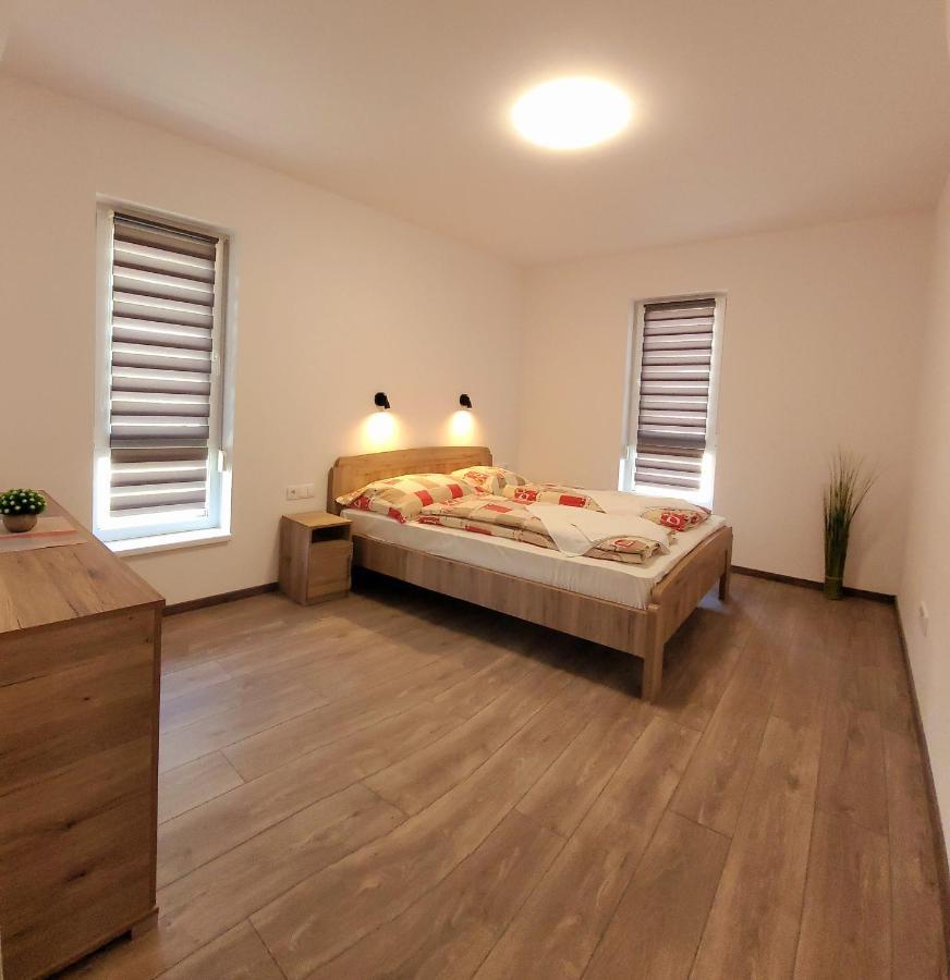 バラトンフェニヴェシュZea Apartmanhazアパートメント エクステリア 写真