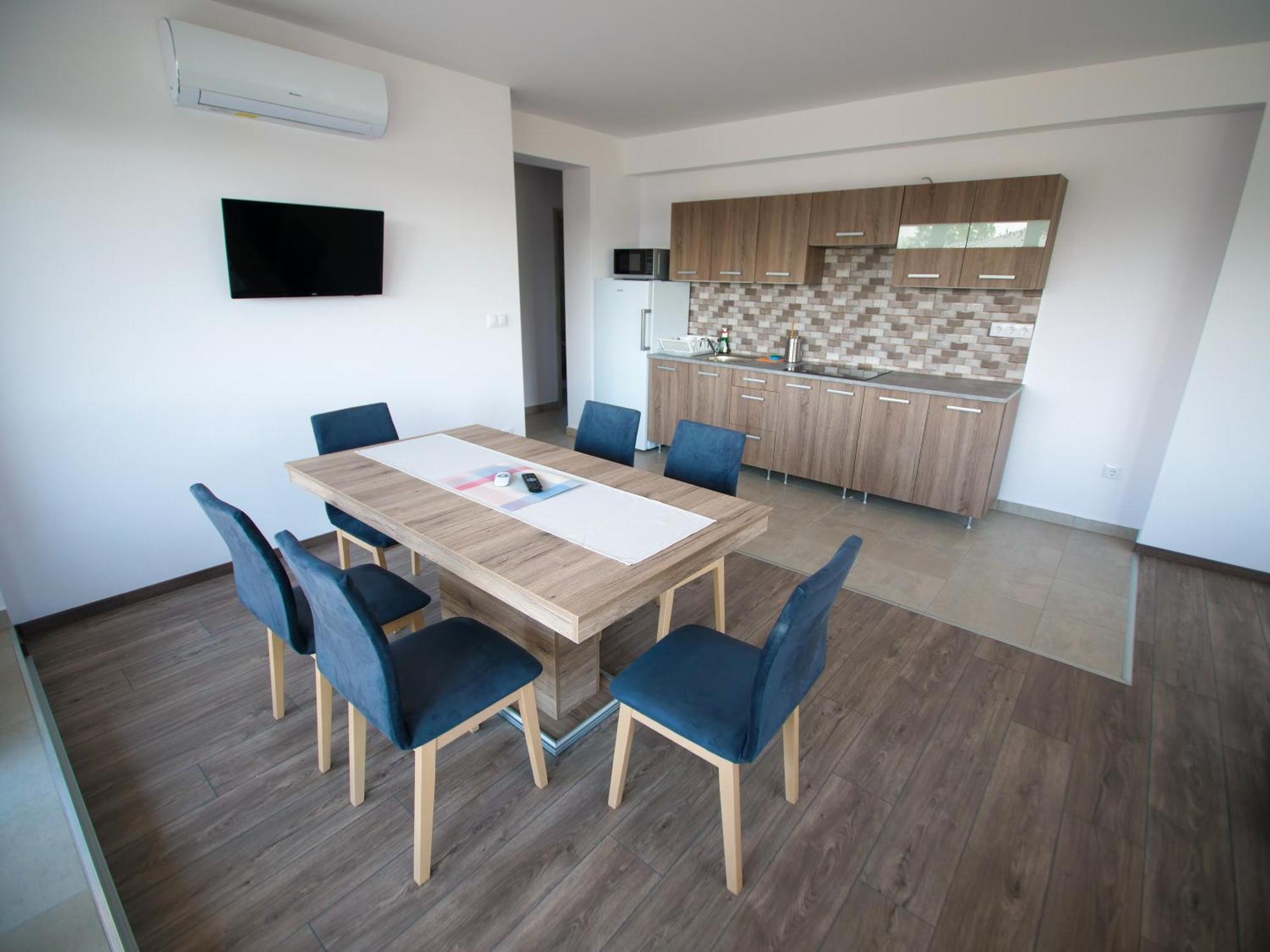 バラトンフェニヴェシュZea Apartmanhazアパートメント エクステリア 写真