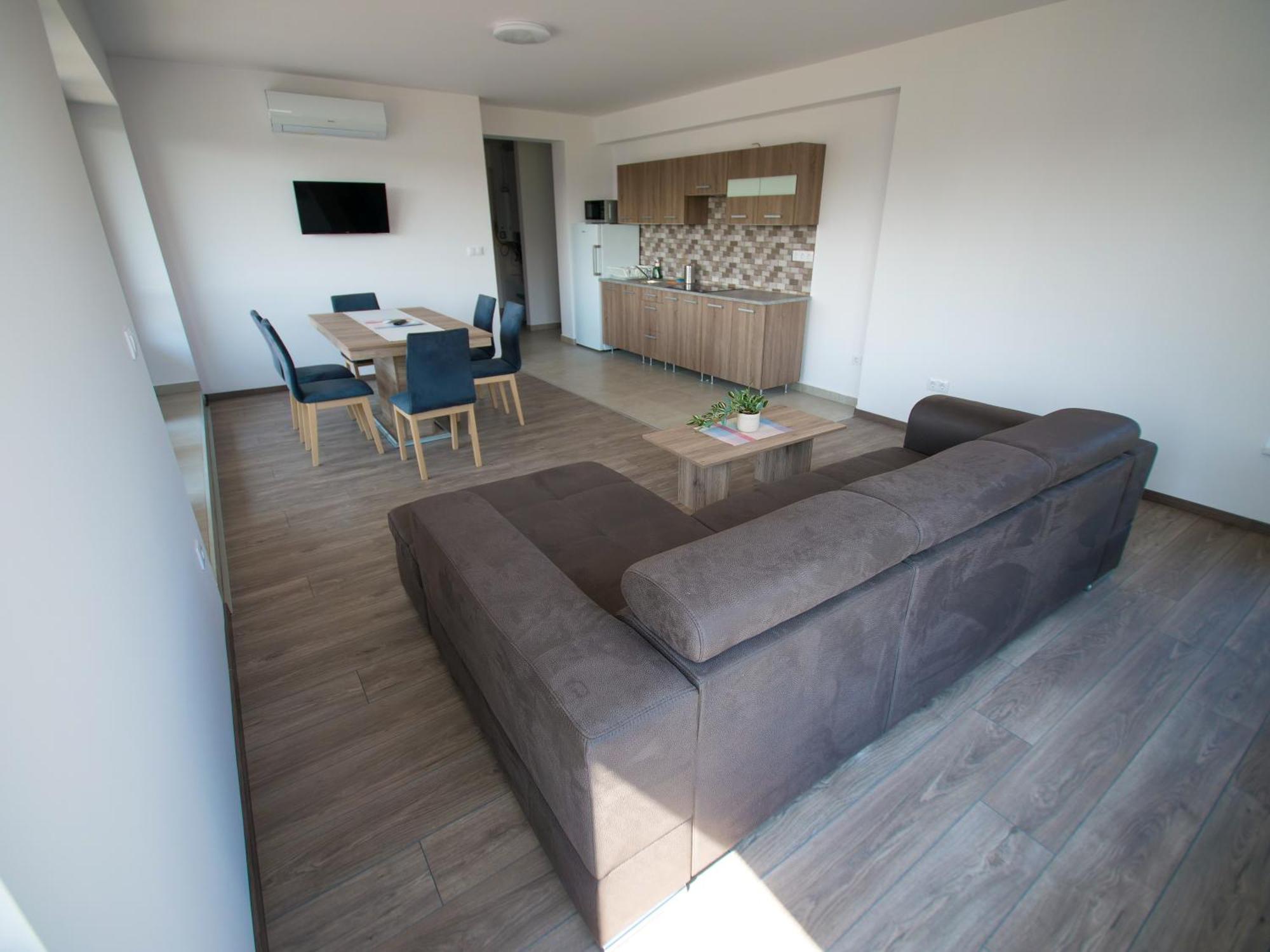 バラトンフェニヴェシュZea Apartmanhazアパートメント エクステリア 写真