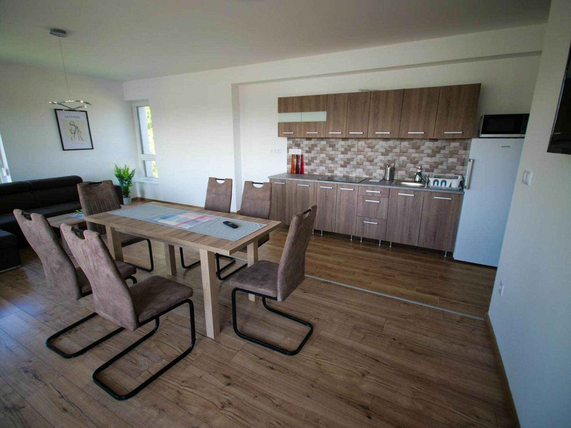 バラトンフェニヴェシュZea Apartmanhazアパートメント エクステリア 写真