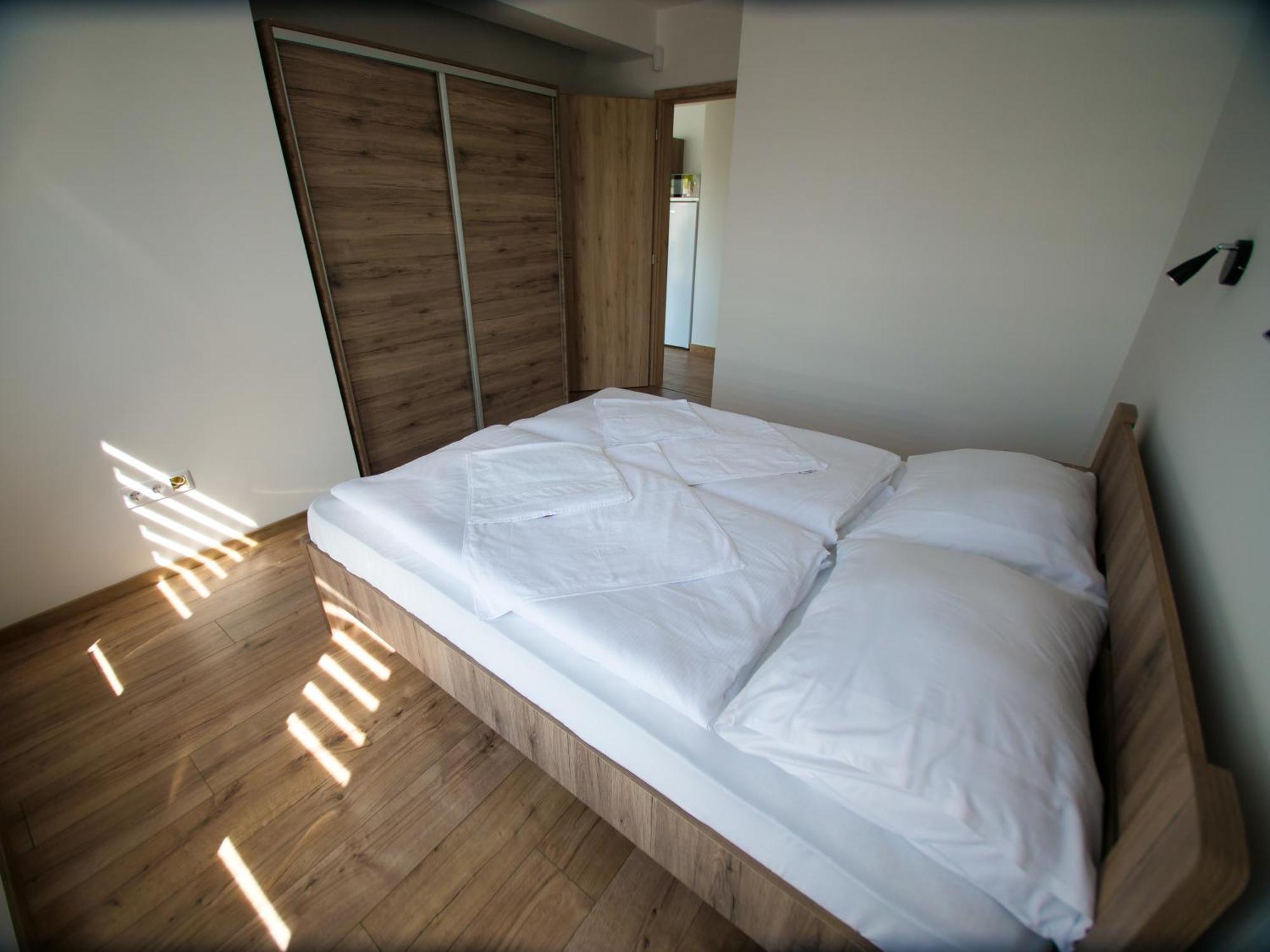 バラトンフェニヴェシュZea Apartmanhazアパートメント エクステリア 写真