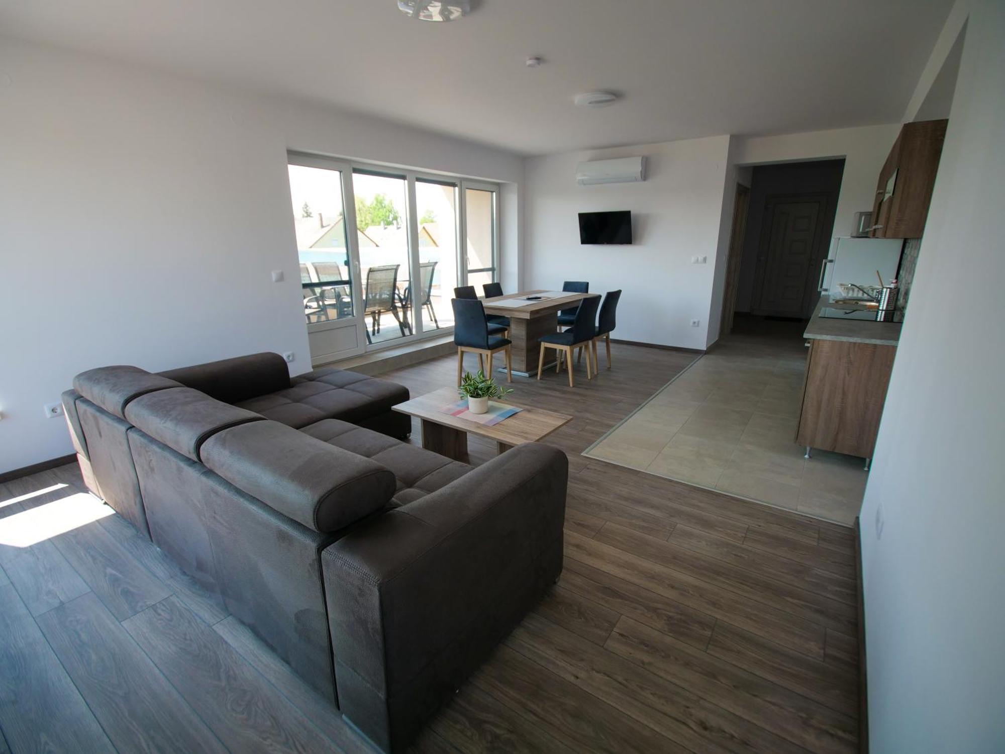 バラトンフェニヴェシュZea Apartmanhazアパートメント エクステリア 写真