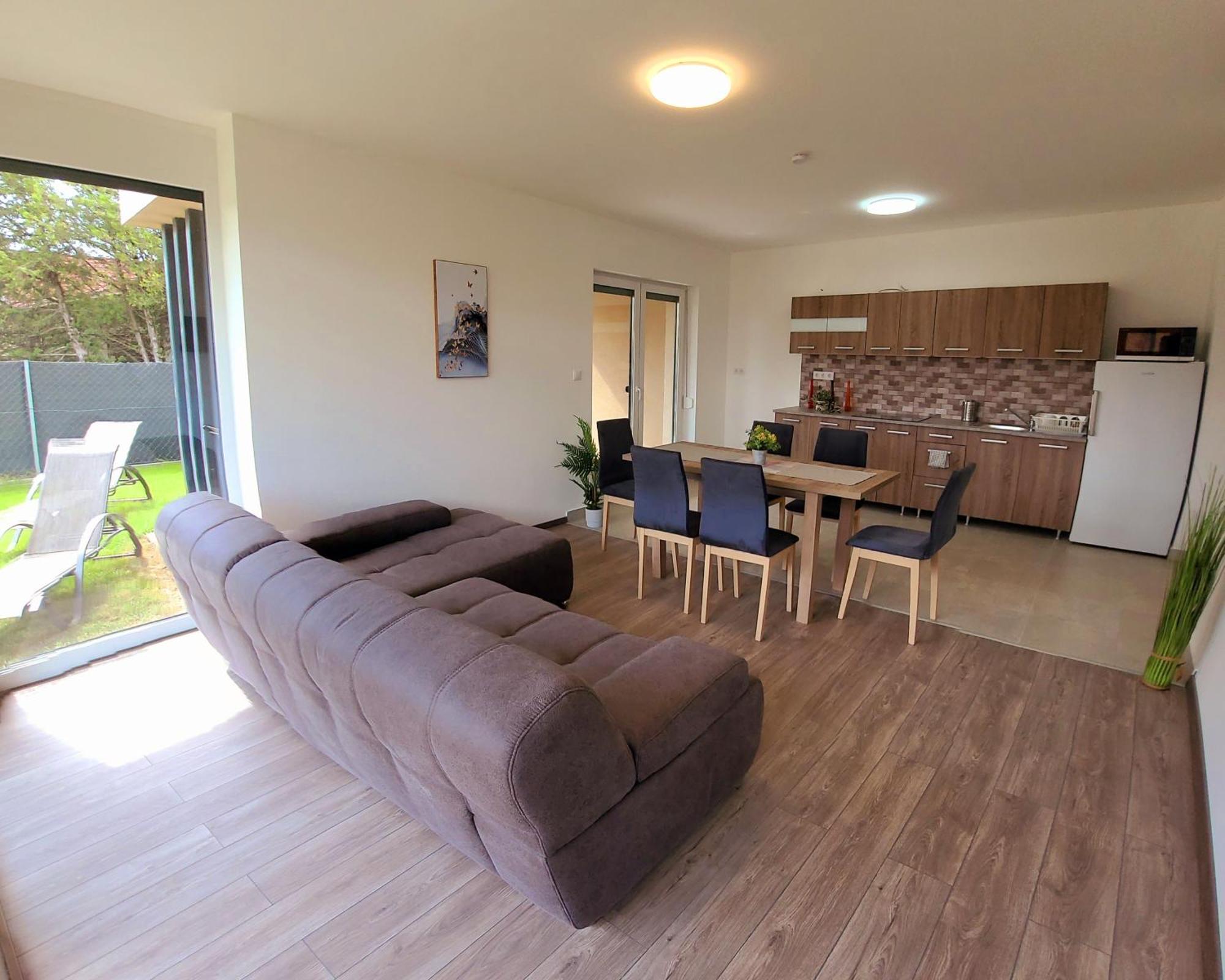 バラトンフェニヴェシュZea Apartmanhazアパートメント エクステリア 写真