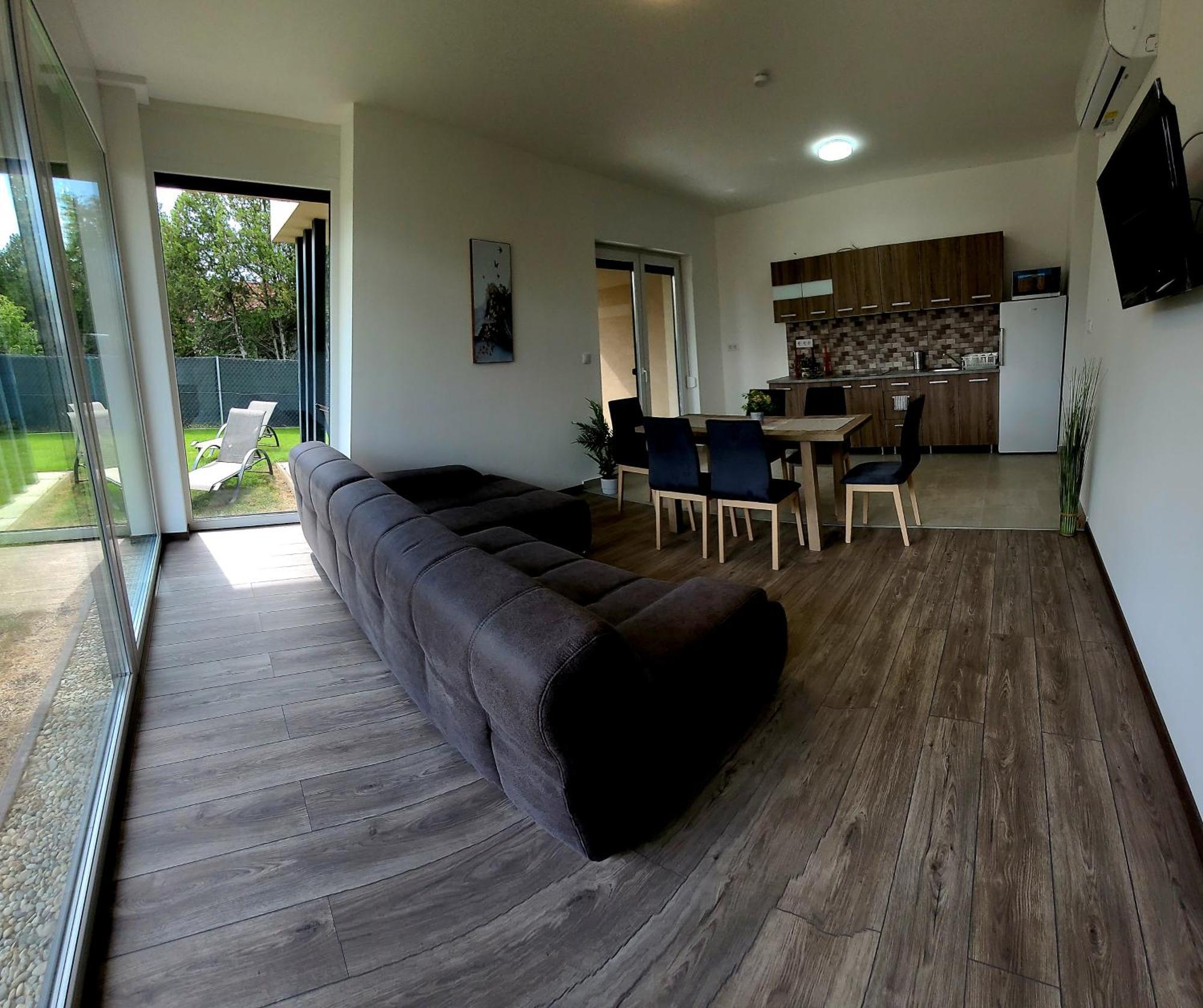 バラトンフェニヴェシュZea Apartmanhazアパートメント エクステリア 写真