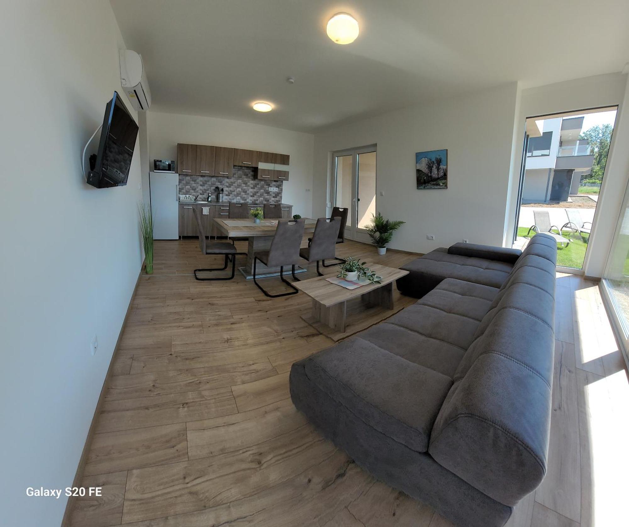 バラトンフェニヴェシュZea Apartmanhazアパートメント エクステリア 写真